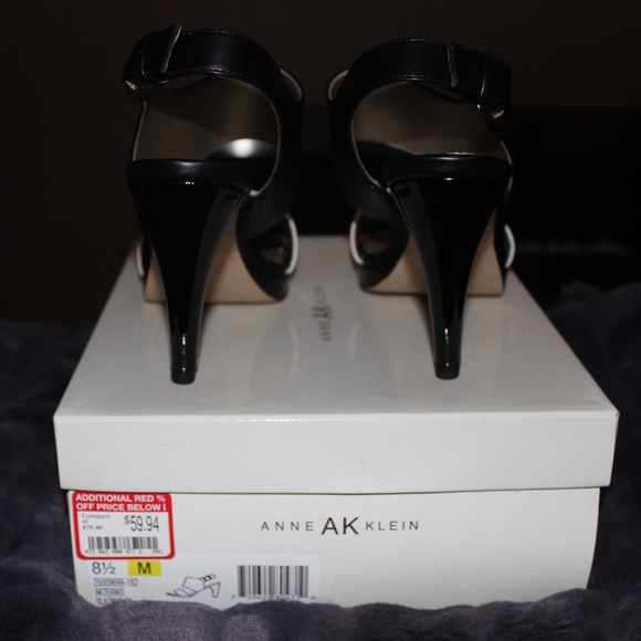 Anne Klein Black/White Heels - Picture 4 of 6